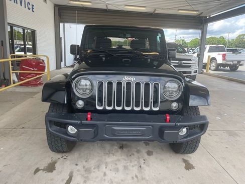 Used 2016 Jeep Wrangler Unlimited Sahara w/ Connectivity Group AWD/4WD image 5