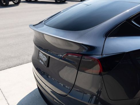 Used 2024 Tesla Model Y Long Range AWD/4WD image 7