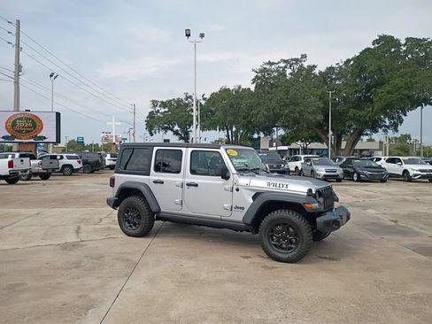 Used 2023 Jeep Wrangler Unlimited AWD/4WD image 28