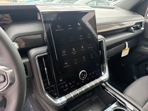 New 2026 GMC Yukon XL Elevation AWD/4WD image 25