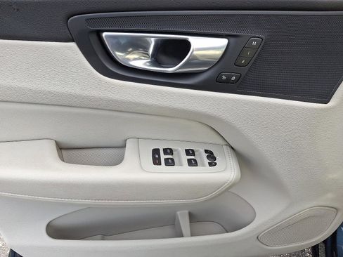 Certified 2024 Volvo XC60 B5 Core w/ Climate Package image 12