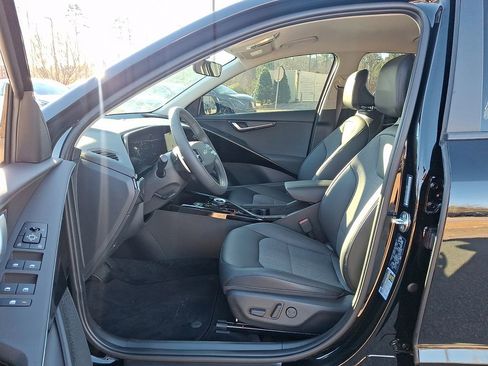 Used 2025 Kia Niro Wind w/ Wind Preserve Package image 13