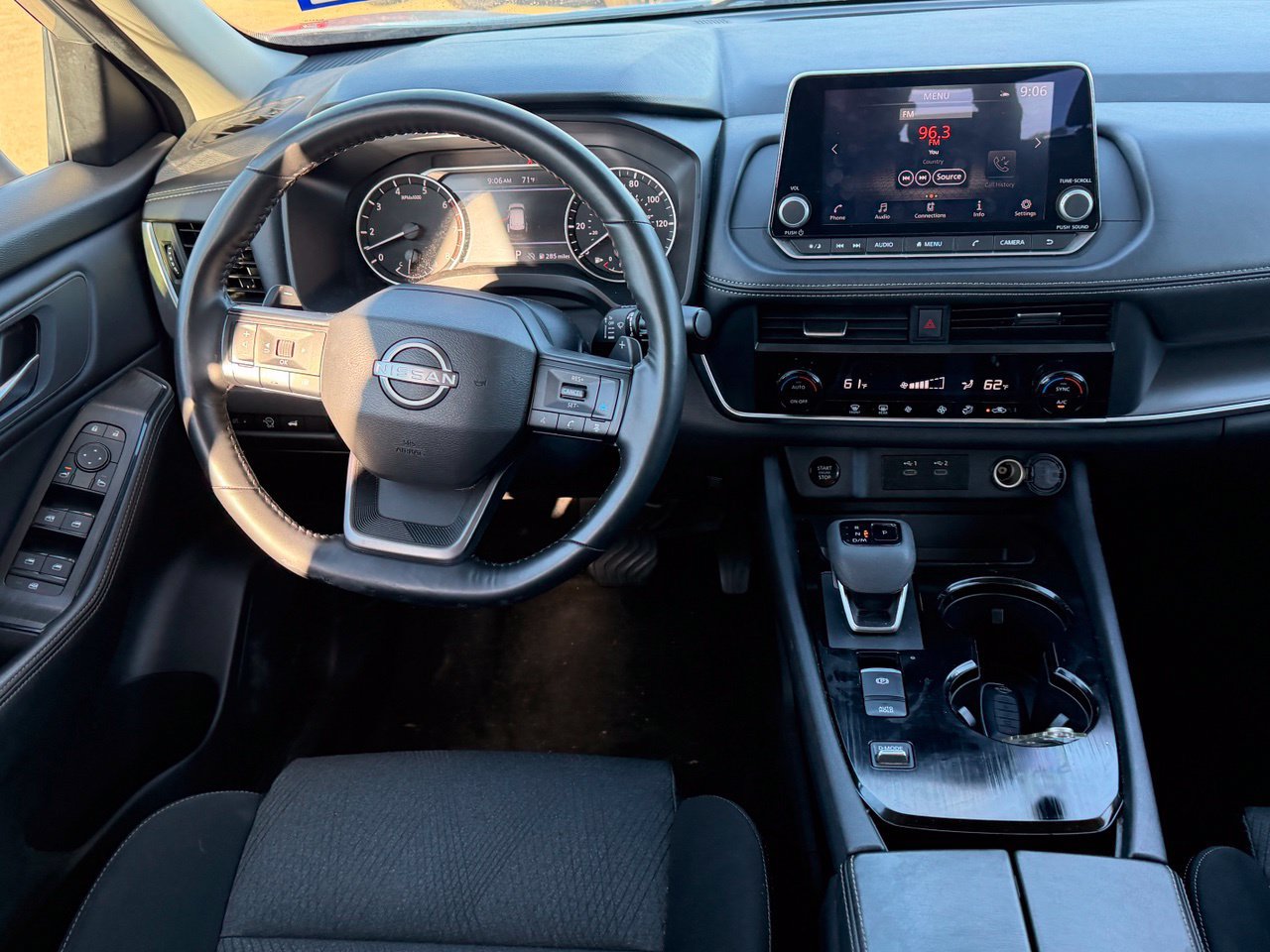 Certified 2025 Nissan Rogue SV FWD image 10