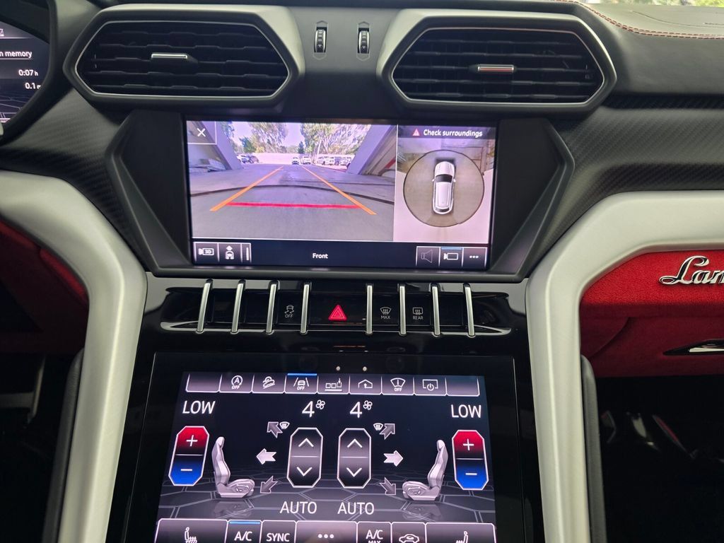 Used 2019 Lamborghini Urus AWD/4WD image 22