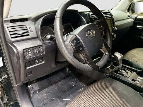 Used 2024 Toyota 4Runner TRD Off-Road image 9
