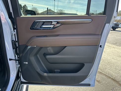 New 2026 Chevrolet Suburban High Country w/ Sun And Tow Package RWD image 18