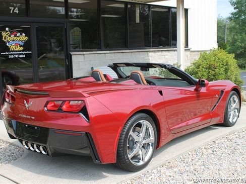 Used 2015 Chevrolet Corvette Stingray Convertible w/ 2LT Preferred Equipment Group RWD image 18