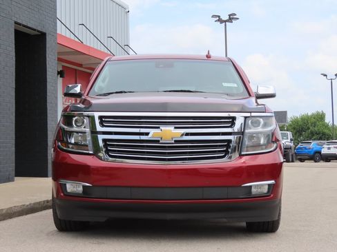 Used 2017 Chevrolet Suburban Premier w/ Max Trailering Package AWD/4WD image 6