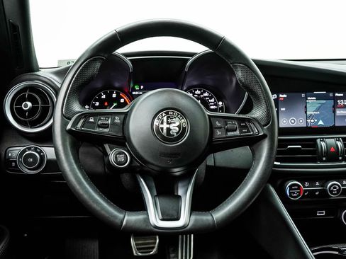 Used 2022 Land Rover Discovery HSE R-Dynamic image 23