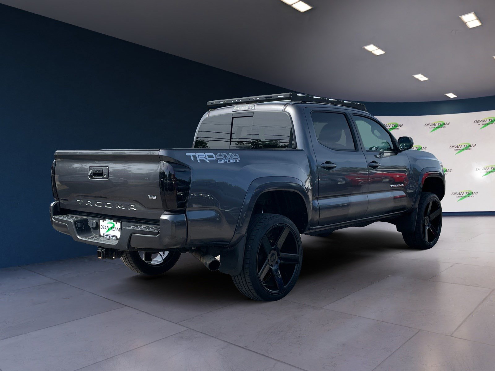 Used 2021 Toyota Tacoma TRD Sport AWD/4WD image 4