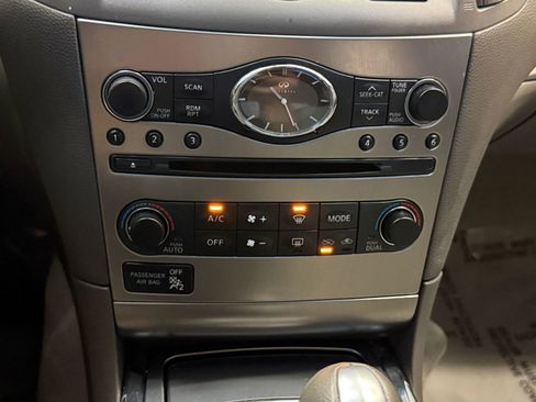 Used 2015 INFINITI Q40 w/ Navigation Package RWD image 33