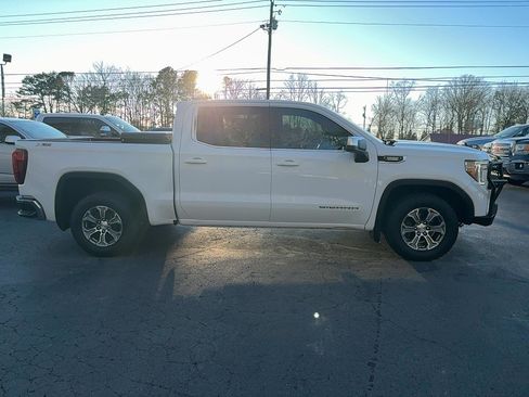 Used 2021 GMC Sierra 1500 SLE w/ X31 Off-Road Package AWD/4WD image 4