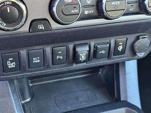 Used 2020 Toyota Tacoma TRD Off-Road image 38