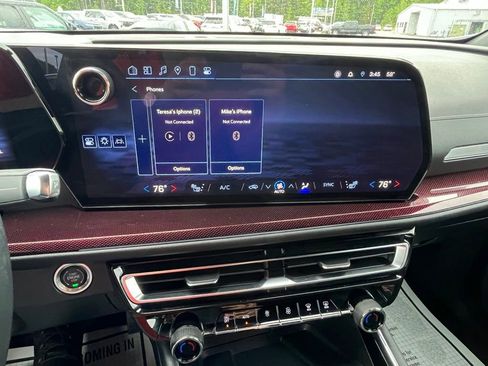 Used 2024 Chevrolet Traverse Z71 AWD/4WD image 22