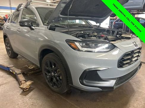 Used 2024 Honda HR-V Sport image 3