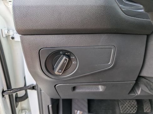 Used 2023 Volkswagen Tiguan SE FWD image 25