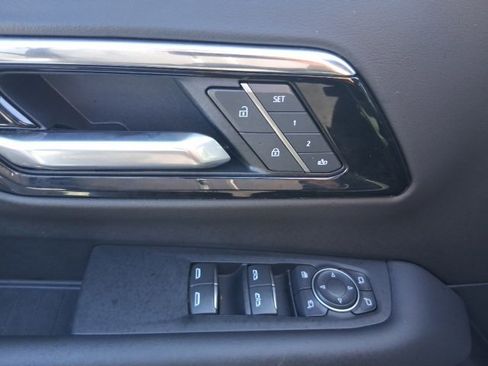 Certified 2025 Chevrolet Suburban Premier image 29