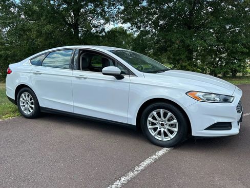 Used 2016 Ford Fusion S image 10