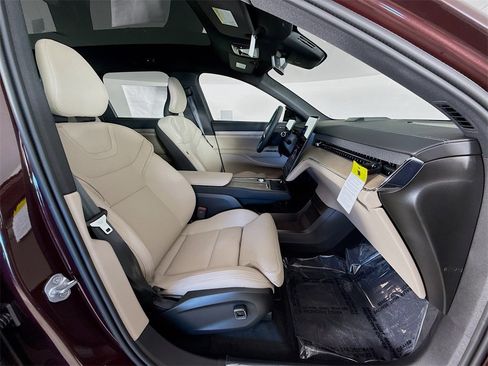 New 2025 Volvo EX90 Plus image 30
