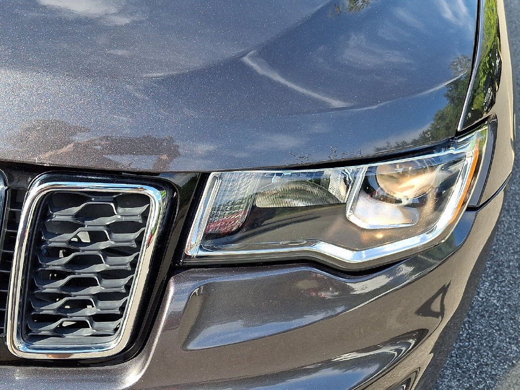 Certified 2018 Jeep Grand Cherokee Limited AWD/4WD image 9