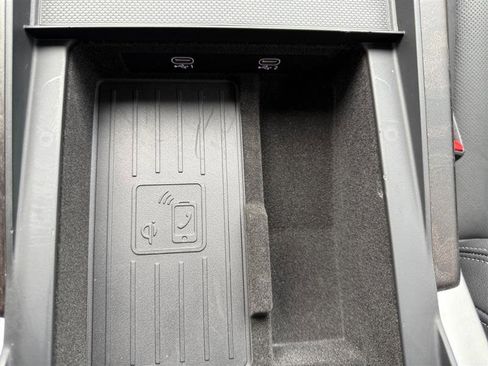 Used 2023 Audi Q8 Premium Plus w/ Premium Plus Package image 24