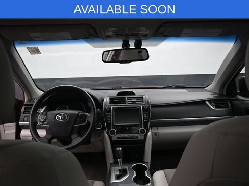 Used 2014 Toyota Camry XLE w/ Leather Package FWD image 28