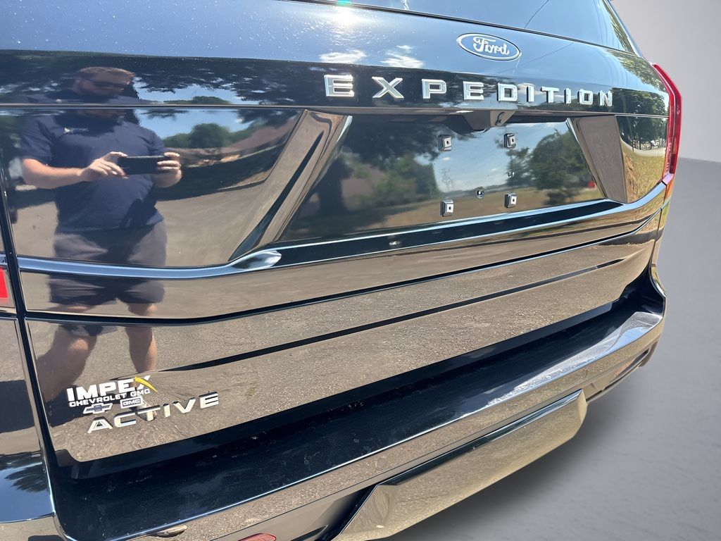 Used 2025 Ford Expedition Active AWD/4WD image 39