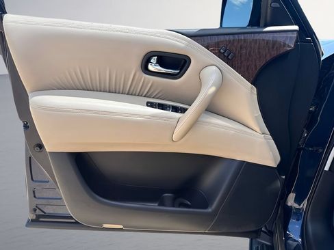 Used 2018 Nissan Armada Platinum w/ Interior Lighting Package RWD image 32