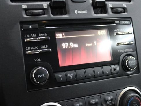Used 2015 Nissan Leaf S w/ Charge Package FWD image 14