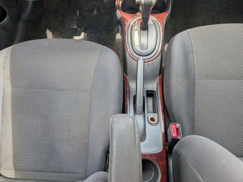 Used 2013 Nissan Versa SV FWD image 30