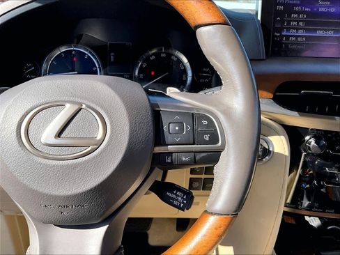 Used 2020 Lexus LX 570 4WD w/ Luxury Package image 21