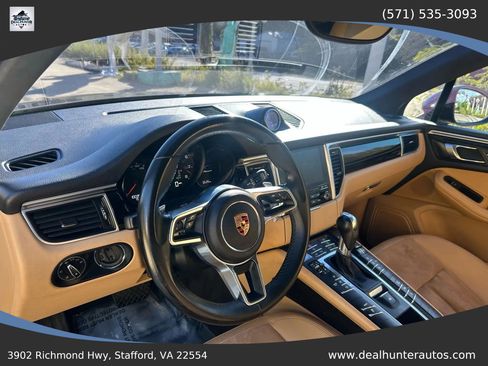 Used 2018 Porsche Macan AWD/4WD image 22