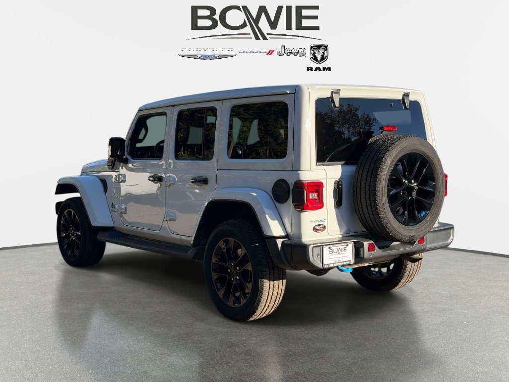 Used 2023 Jeep Wrangler Unlimited Sahara w/ Cold Weather Group AWD/4WD image 4