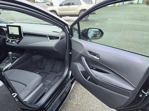 Used 2025 Toyota Corolla SE image 10
