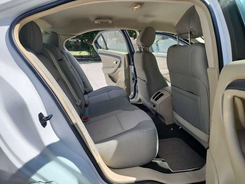 Used 2015 Ford Taurus SEL FWD image 33