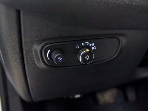 Used 2024 Chevrolet Equinox LS w/ LS Convenience Package image 17