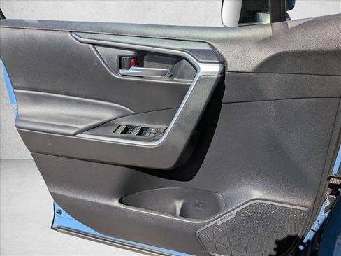 Certified 2025 Toyota RAV4 SE AWD/4WD image 11
