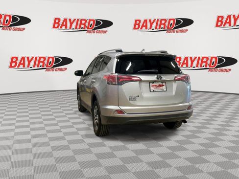 Used 2018 Toyota RAV4 LE FWD image 7