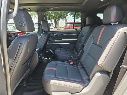 Certified 2025 Chevrolet Traverse RS w/ LPO, Floor Liner Package AWD/4WD image 14