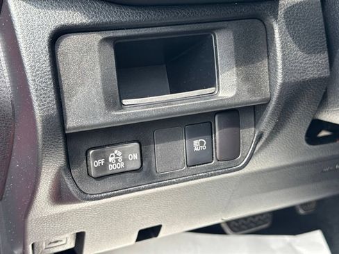 Used 2018 Toyota Tacoma SR w/ SR Convenience Package AWD/4WD image 38