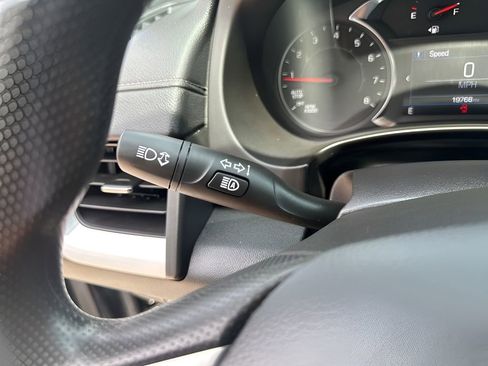 Used 2024 GMC Terrain SLE image 32