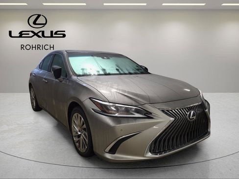 Used 2021 Lexus ES 350 Ultra Luxury image 3