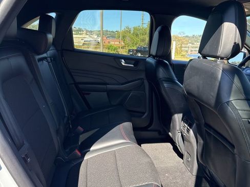 Used 2025 Ford Escape ST-Line Elite image 8