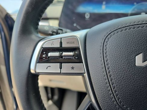 Used 2024 Kia Telluride SX w/ Towing Package FWD image 22