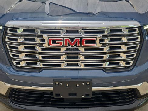 Used 2025 GMC Acadia Denali w/ LPO, Floor Liner Package AWD/4WD image 6