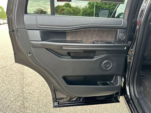 Used 2019 Ford Expedition Limited AWD/4WD image 22