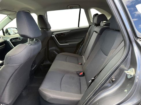 Used 2025 Toyota RAV4 LE AWD/4WD image 16