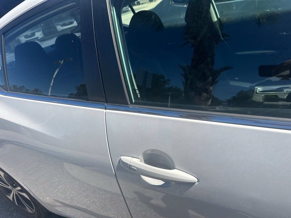 Used 2022 Nissan Sentra SV w/ Trunk Package FWD image 9