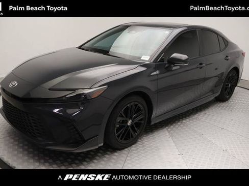 Certified 2025 Toyota Camry SE FWD image 1