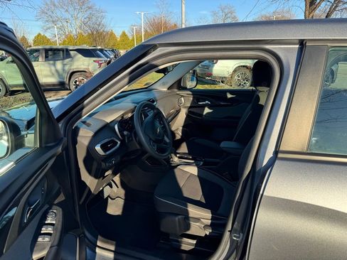 Used 2022 Chevrolet TrailBlazer LS image 11